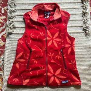 Patagonia synchilla vest fleece cherry red floral flowers athletic women’s L